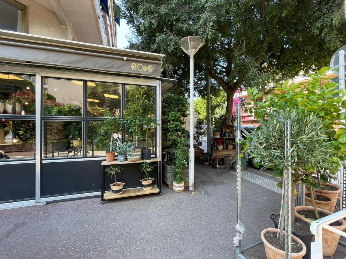 Urban Riviera Juan Les Pins - Queen Room Bagian luar foto